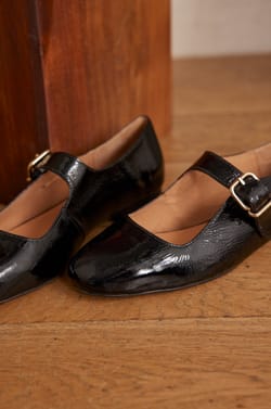 VELVET patent leather ballet flats;${refinementColor}