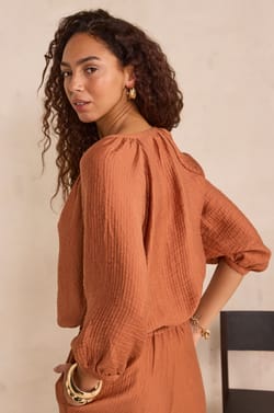 Fluid blouse with 3/4 sleeves DRAYA;${refinementColor}
