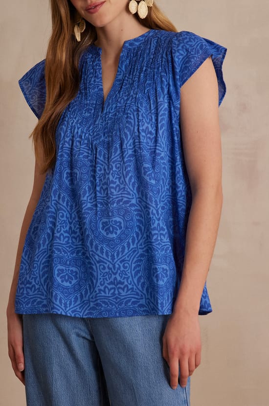 BILLIE blouse in printed cotton arabesque;${refinementColor}