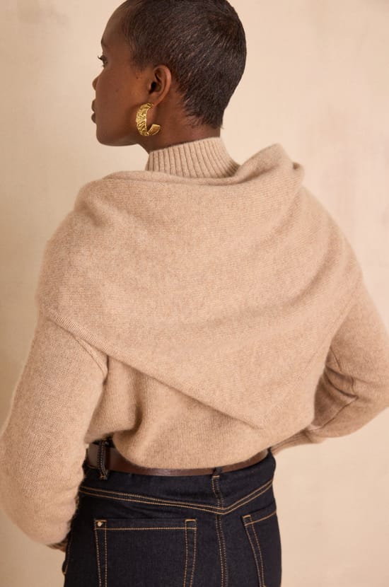 Triangle scarf in 100% 2-ply cashmere THOMAS;${refinementColor}