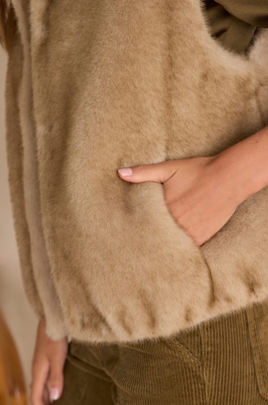 SUZANNE Sleeveless Fluffy Cardigan;${refinementColor}