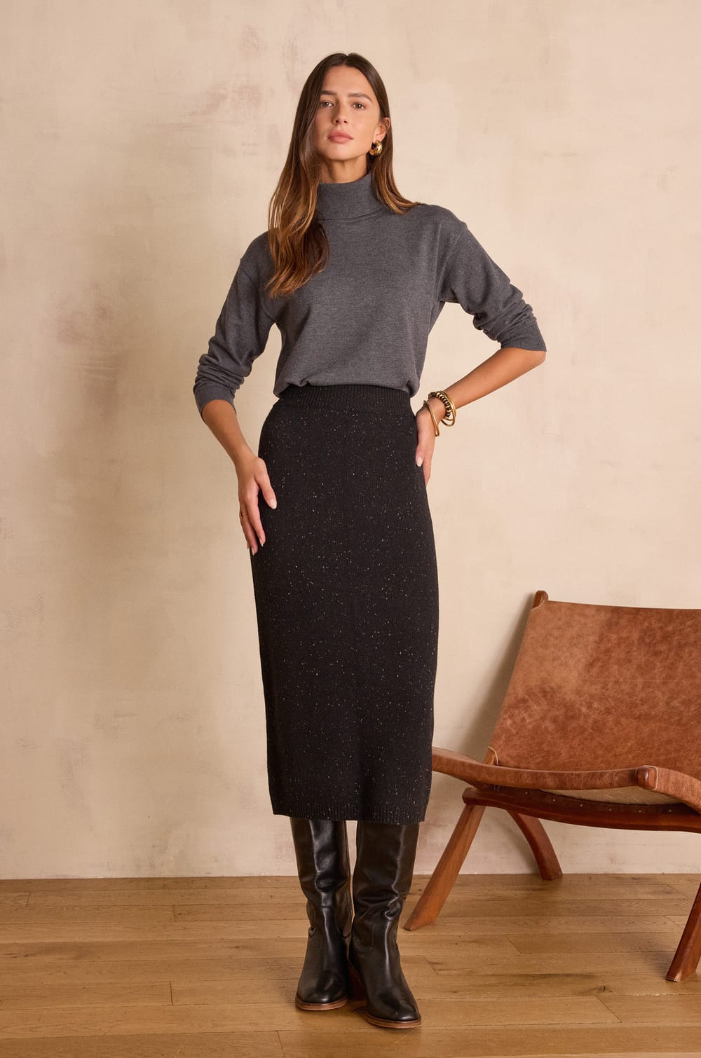 CALINE straight skirt in 100% wool;${refinementColor}