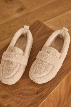 RALPH slippers;${refinementColor}