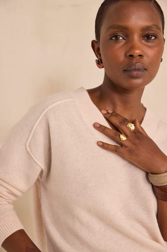 V-neck sweater in 100% cashmere 2-ply BARY;${refinementColor}