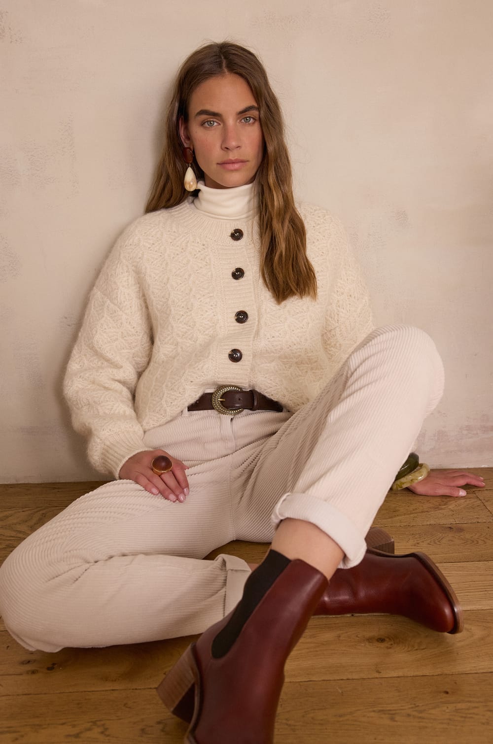 Pantalon chino en velours côtelé SABIL;${refinementColor}