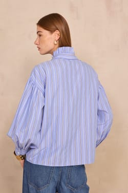 Blouse ray&eacute;e &agrave; col lavalli&egrave;re MORGANE;${refinementColor}