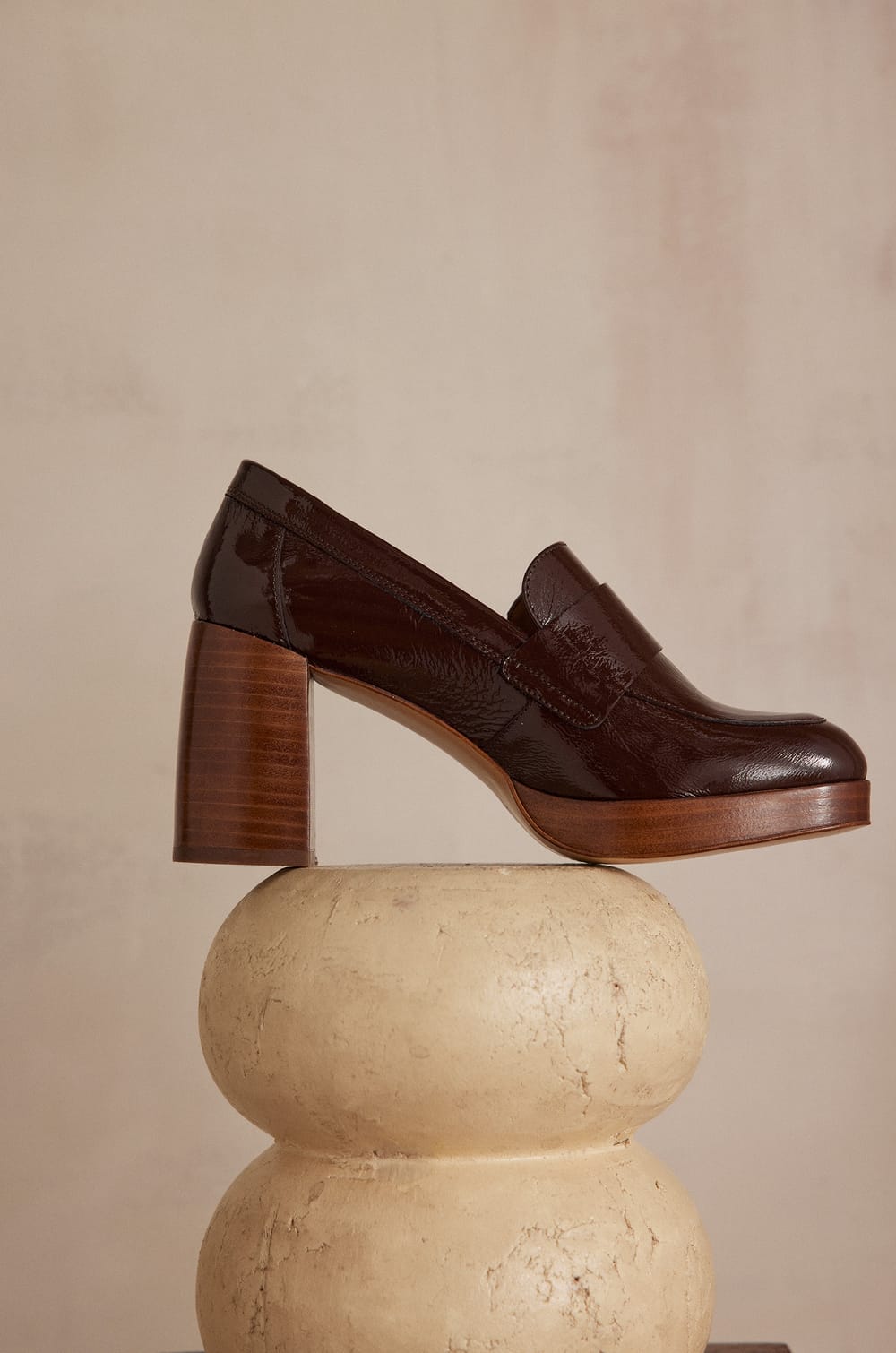 VIOLETTE leather heels;${refinementColor}