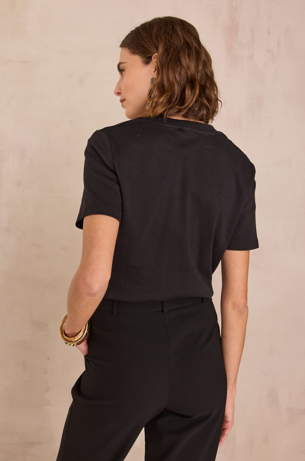 V-neck T-shirt in 100% cotton DANA;${refinementColor}