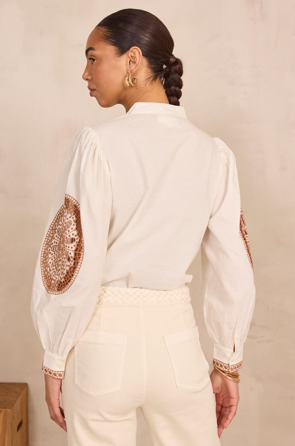 Blouse brod&eacute;e &agrave; manches longues en coton DESTINY;${refinementColor}