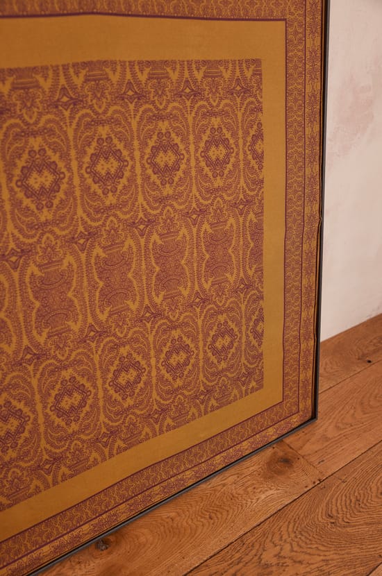 Carré TESSA en 100% soie;${refinementColor}