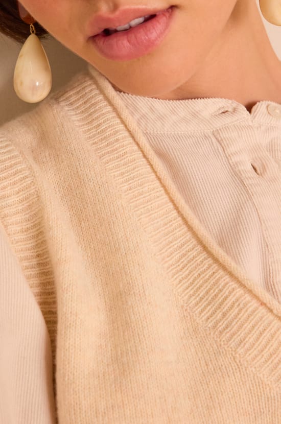 BASILE sleeveless jumper in 100% wool;${refinementColor}