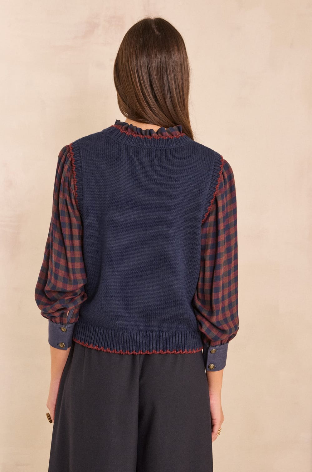ALENZO sleeveless knitted sweater;${refinementColor}