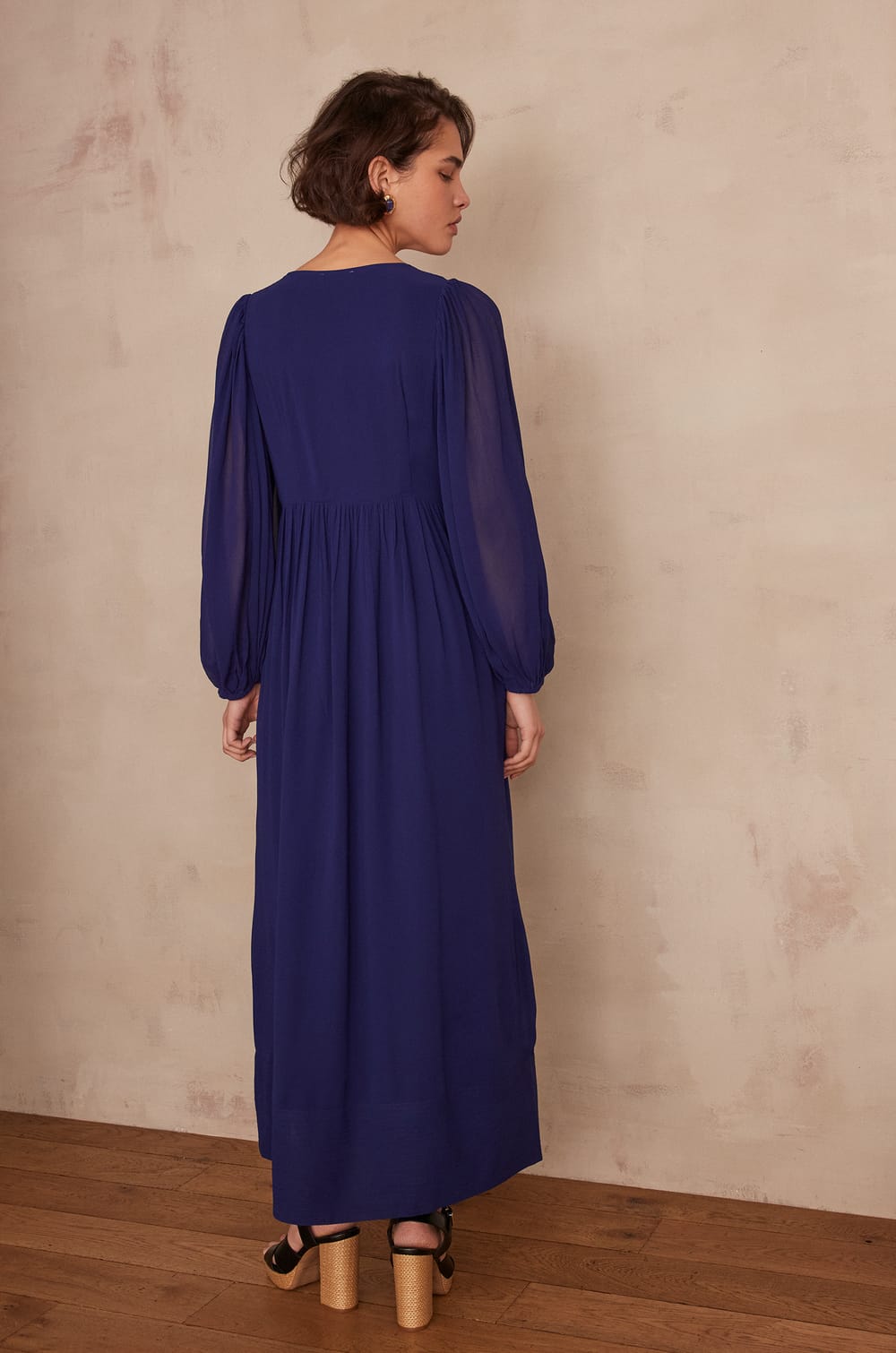 Robe LIVIA;${refinementColor}