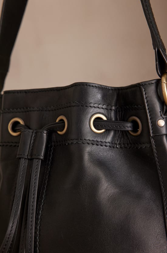 LUCIEN leather bucket bag;${refinementColor}