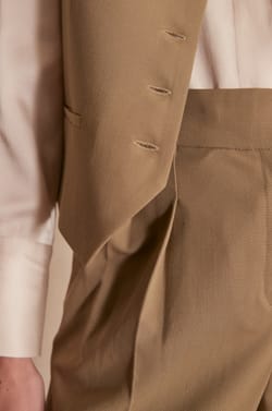 Gilet sans manches CARLOTTA;${refinementColor}