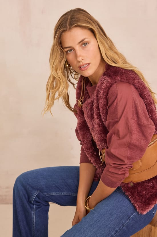 BROOKLYN fluffy sleeveless cardigan;${refinementColor}