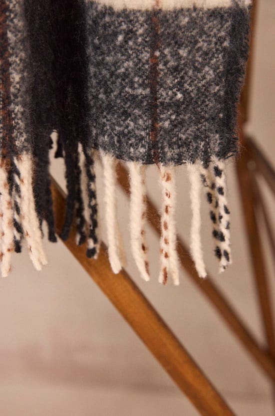 Woven scarf ROMANE;${refinementColor}