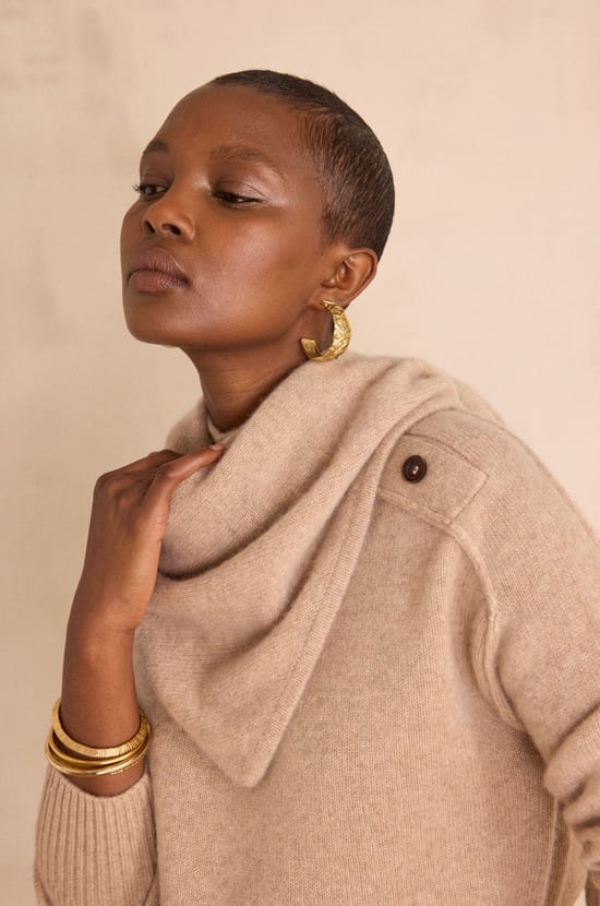 Triangle scarf in 100% 2-ply cashmere THOMAS;${refinementColor}