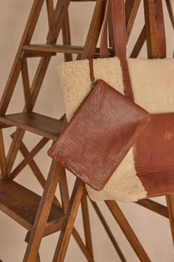 LOUIS leather tote bag;${refinementColor}