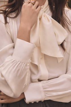 Fluid blouse with pussy bow SPIRIT;${refinementColor}