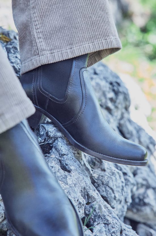 VANIA leather ankle boots;${refinementColor}