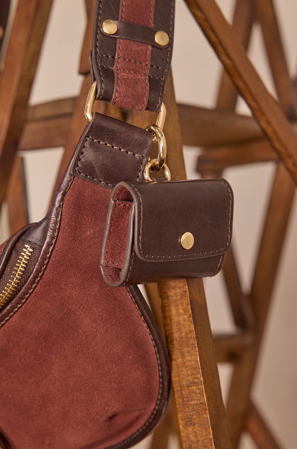 Sac banane LEONARD en cuir;${refinementColor}