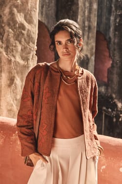 Veste brod&eacute;e &agrave; manches 3/4 en coton VITALIE;${refinementColor}