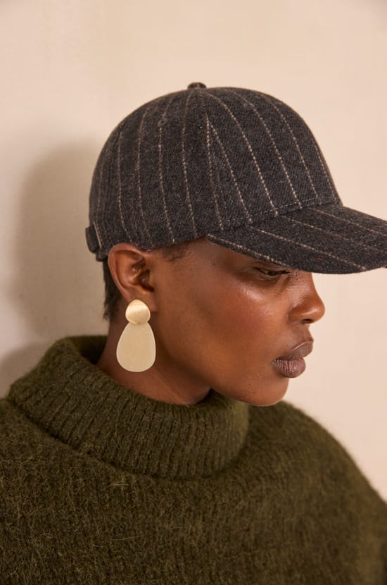 GISELE striped cap;${refinementColor}