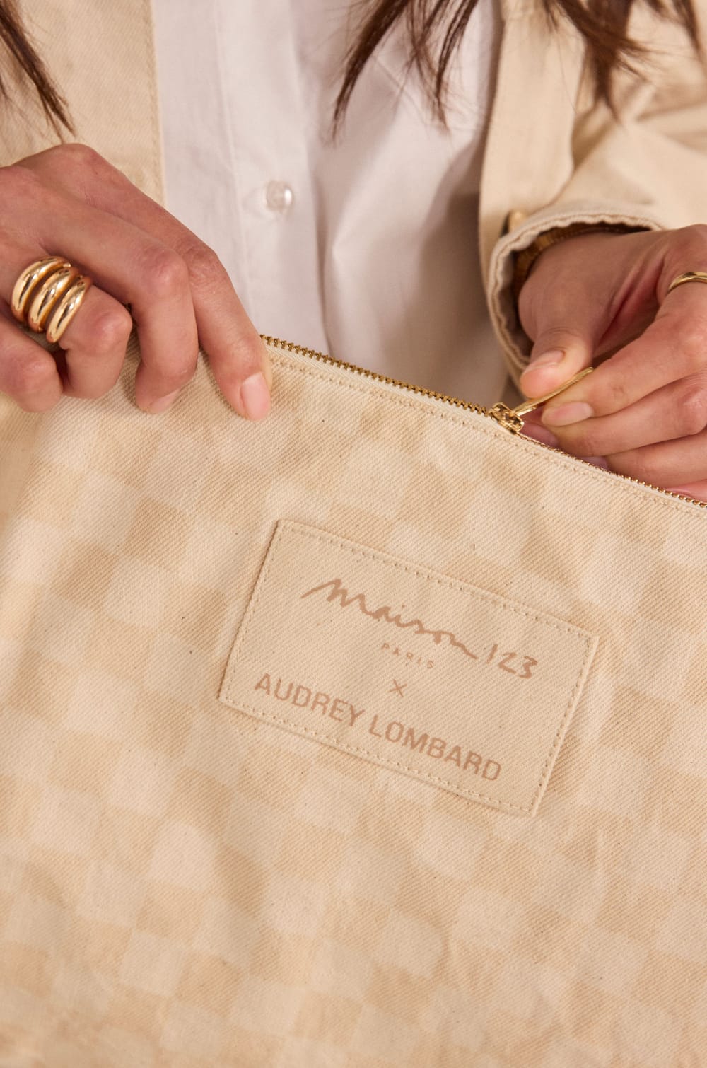 Pochette en jean &agrave; carreaux Audrey Lombard x Maison 123 SUZIE;${refinementColor}