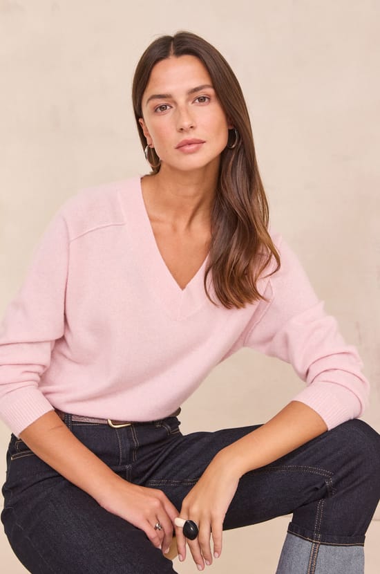V-neck jumper in 100% 2-ply cashmere BARY;${refinementColor}