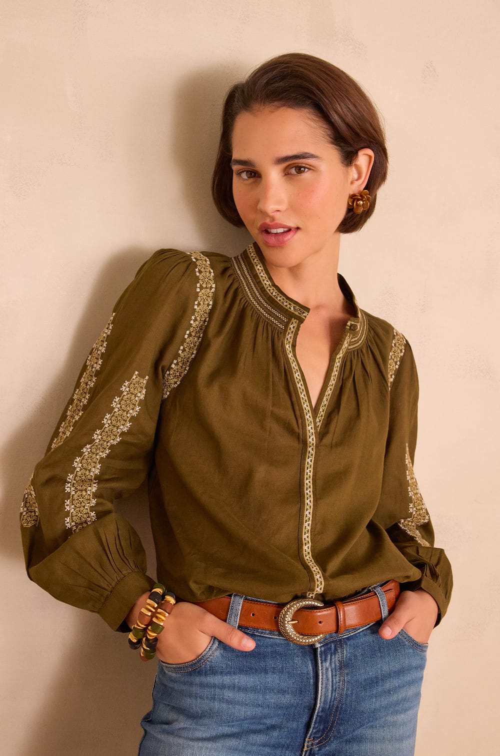 SIXTINE embroidered blouse in 100% cotton;${refinementColor}