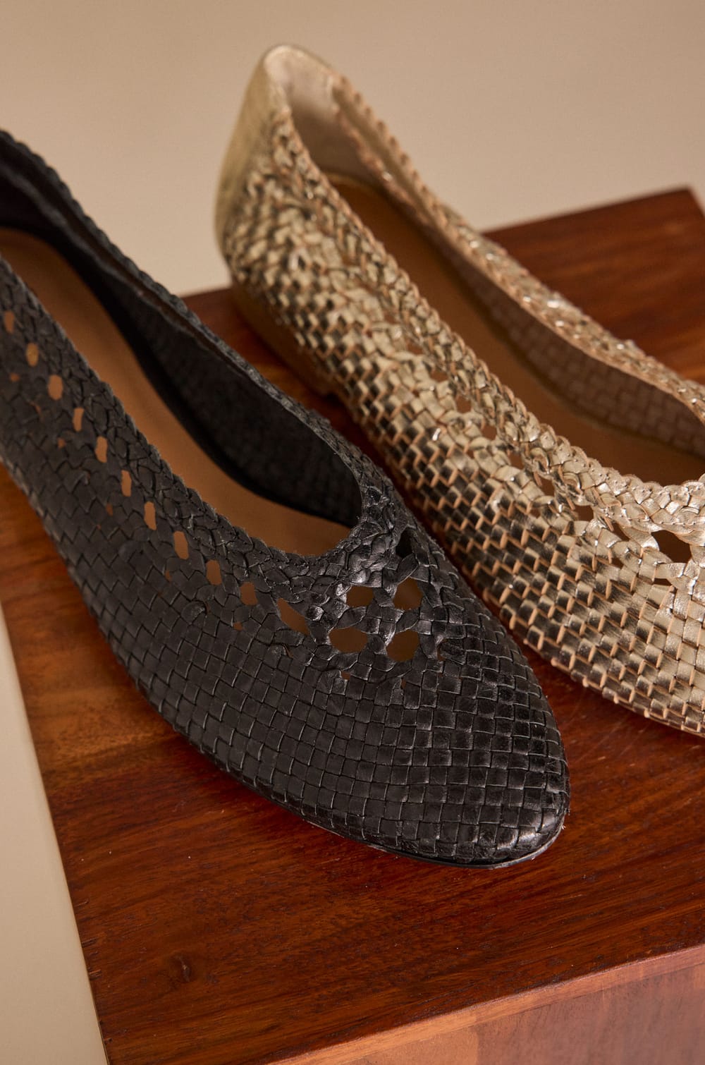 100% Leather SANTIAGO Ballet Flats;${refinementColor}