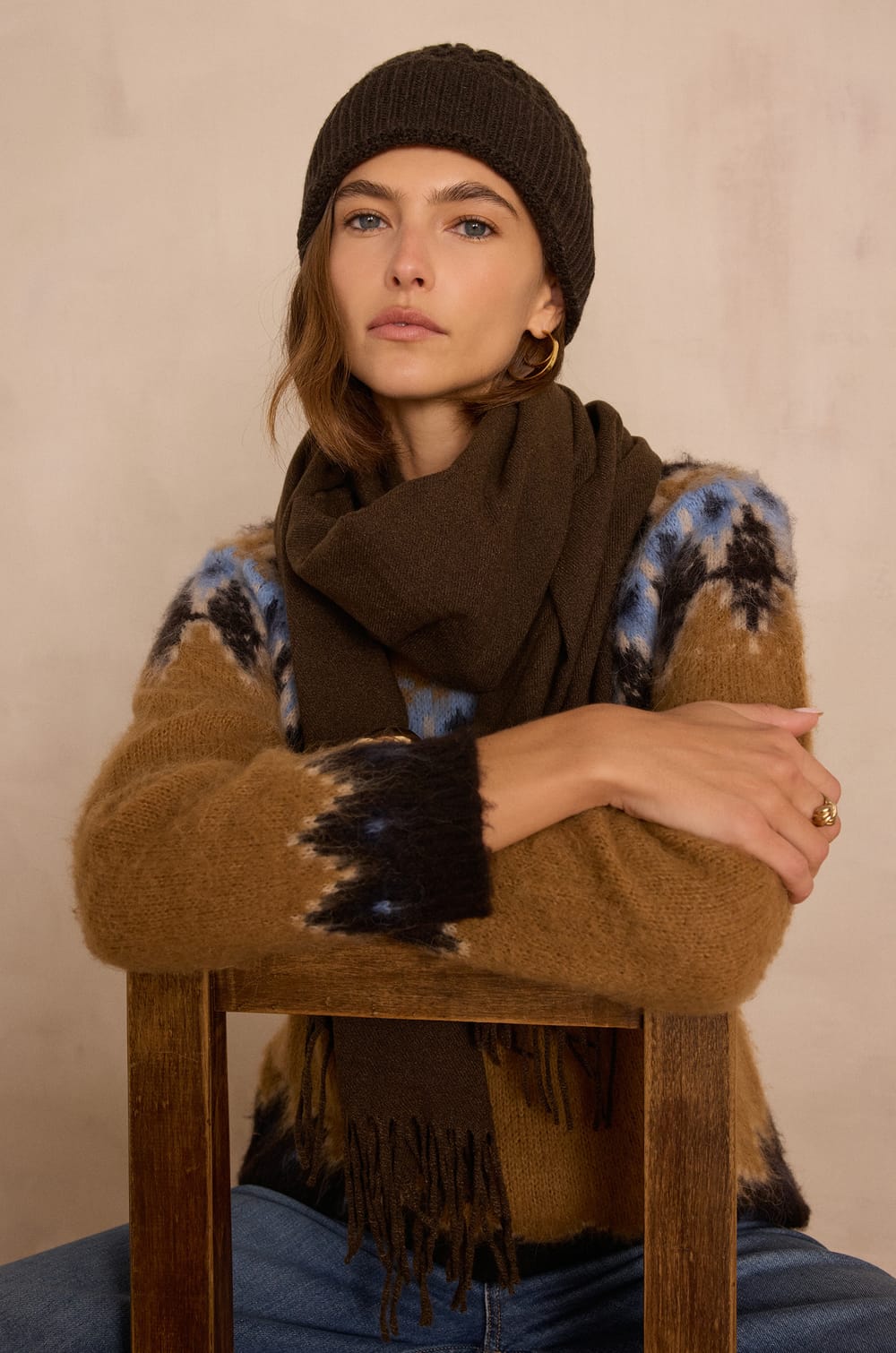 HOCHE cable knit hat;${refinementColor}