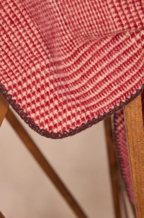 Woven scarf RIVA;${refinementColor}
