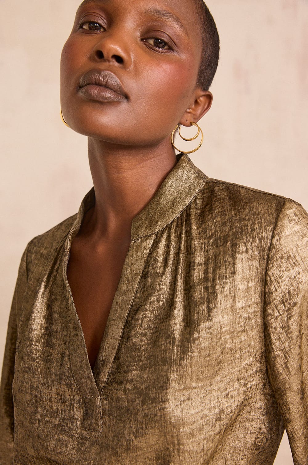 Metallic blouse with Tunisian collar MARIO;${refinementColor}