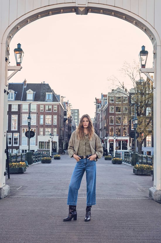 Jean LEA CROPPED en denim;${refinementColor}