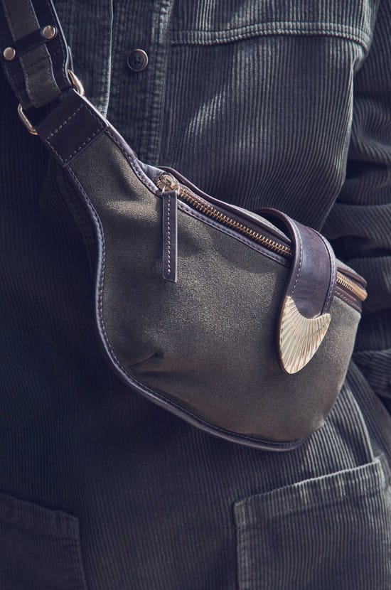 LEONARD leather bum bag;${refinementColor}