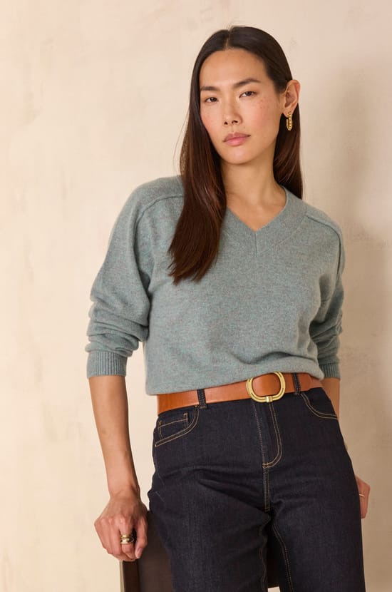 V-neck jumper in 100% 2-ply cashmere BARY;${refinementColor}