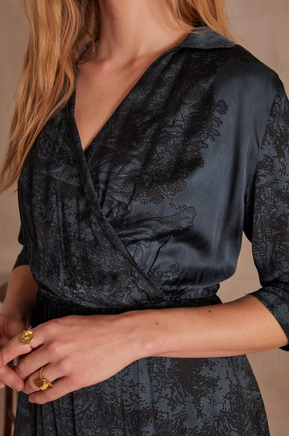 Robe LORINE;${refinementColor}