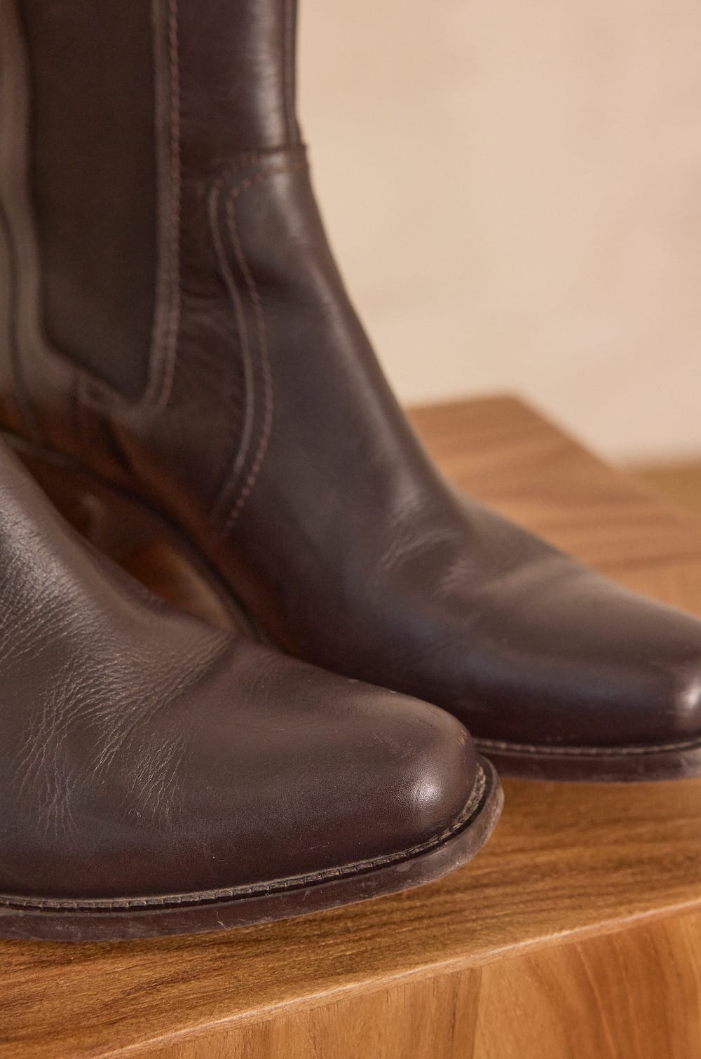 VANIA leather boots;${refinementColor}