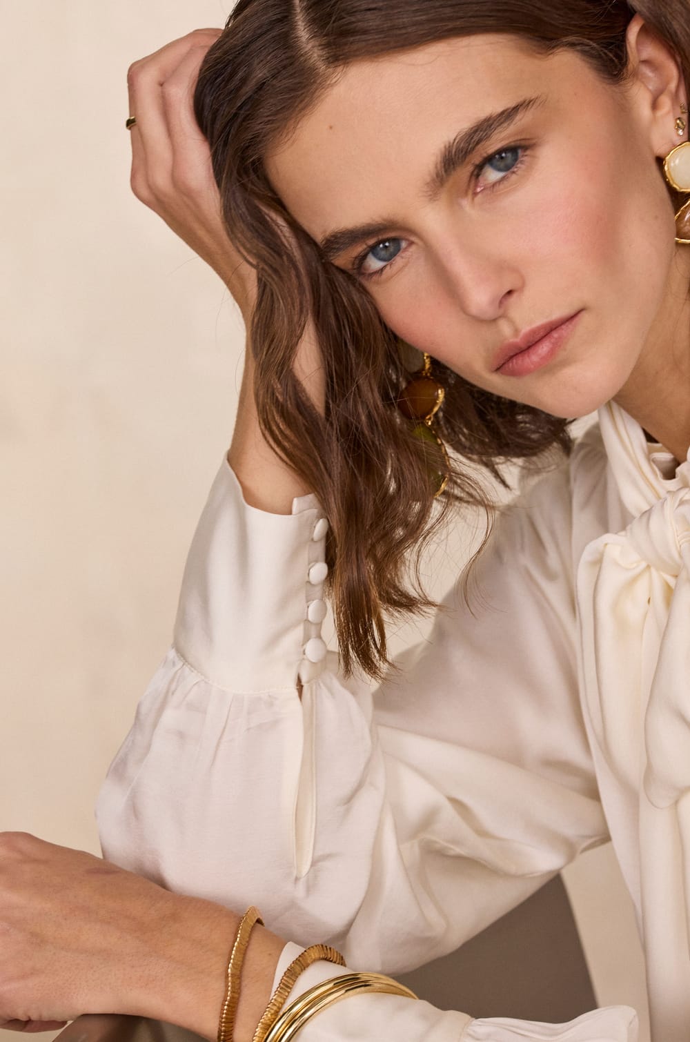 Fluid blouse with pussy bow SPIRIT;${refinementColor}