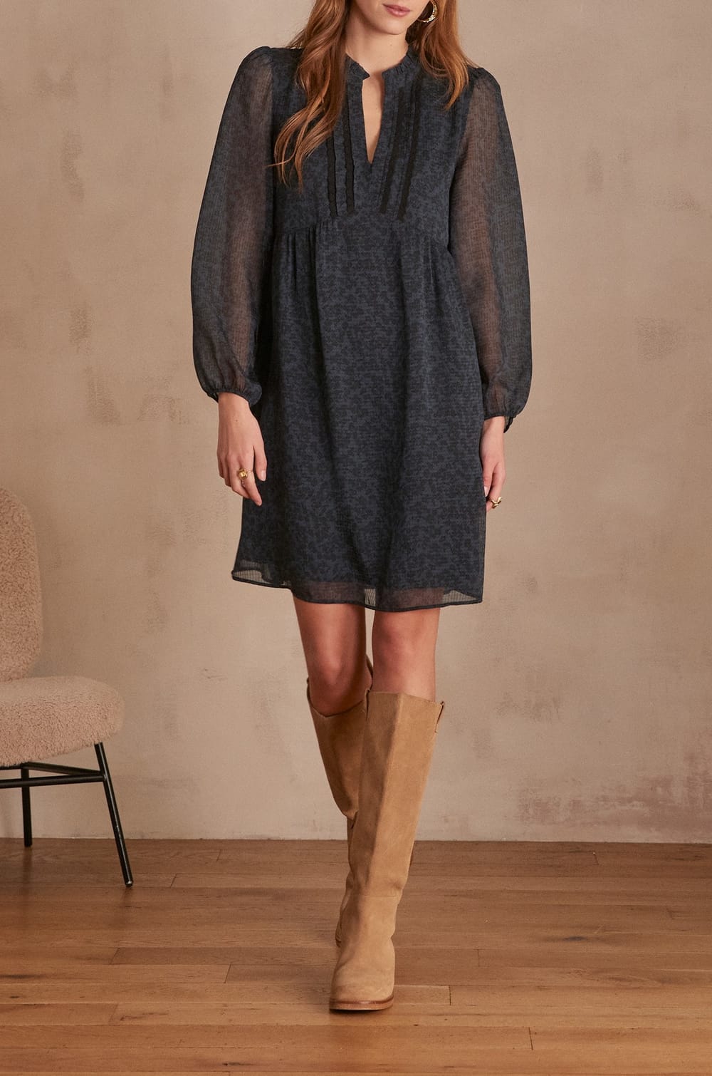 Robe LYNE;${refinementColor}