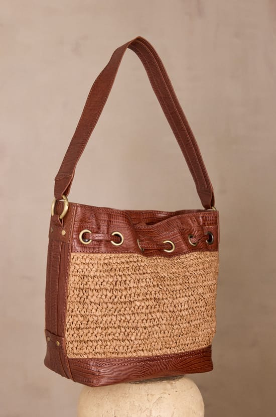 MAX leather and raffia bucket bag;${refinementColor}