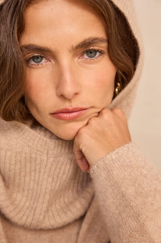 Cashmere hood GALA;${refinementColor}