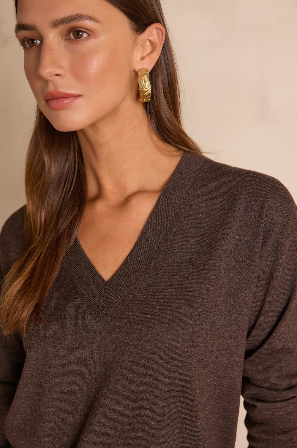 BOB V-neck jumper in wool;${refinementColor}