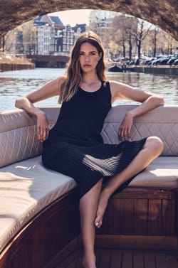 Robe droite c&ocirc;tel&eacute; Rive;${refinementColor}