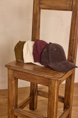 HAROLD cap in organic cotton velvet;${refinementColor}