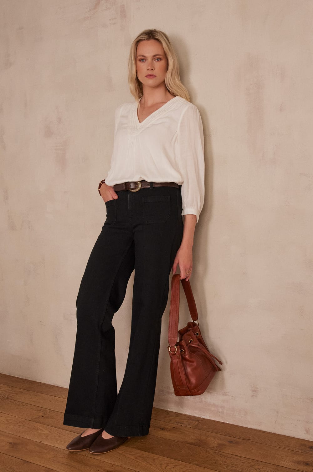 LUNA flared jeans;${refinementColor}