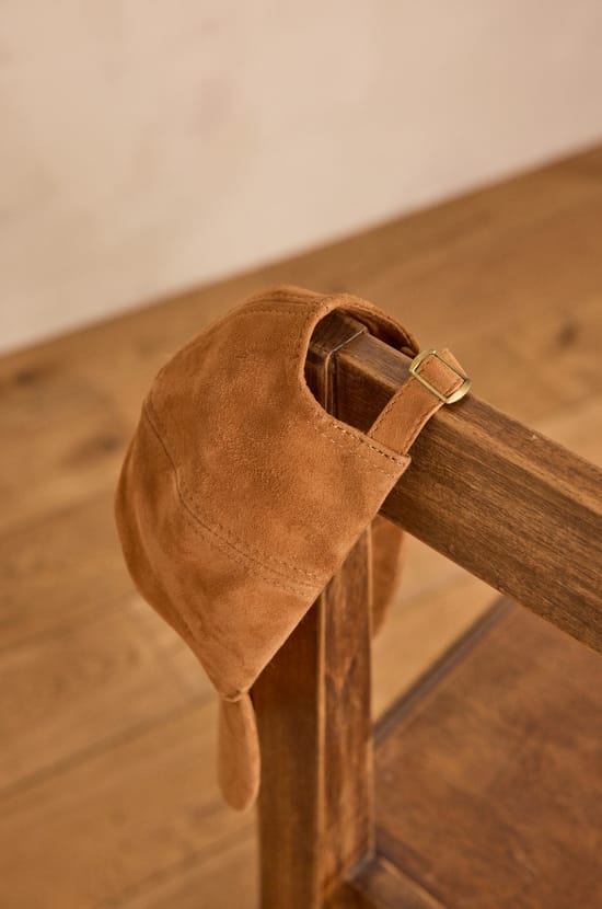 Casquette HELENE en cuir;${refinementColor}