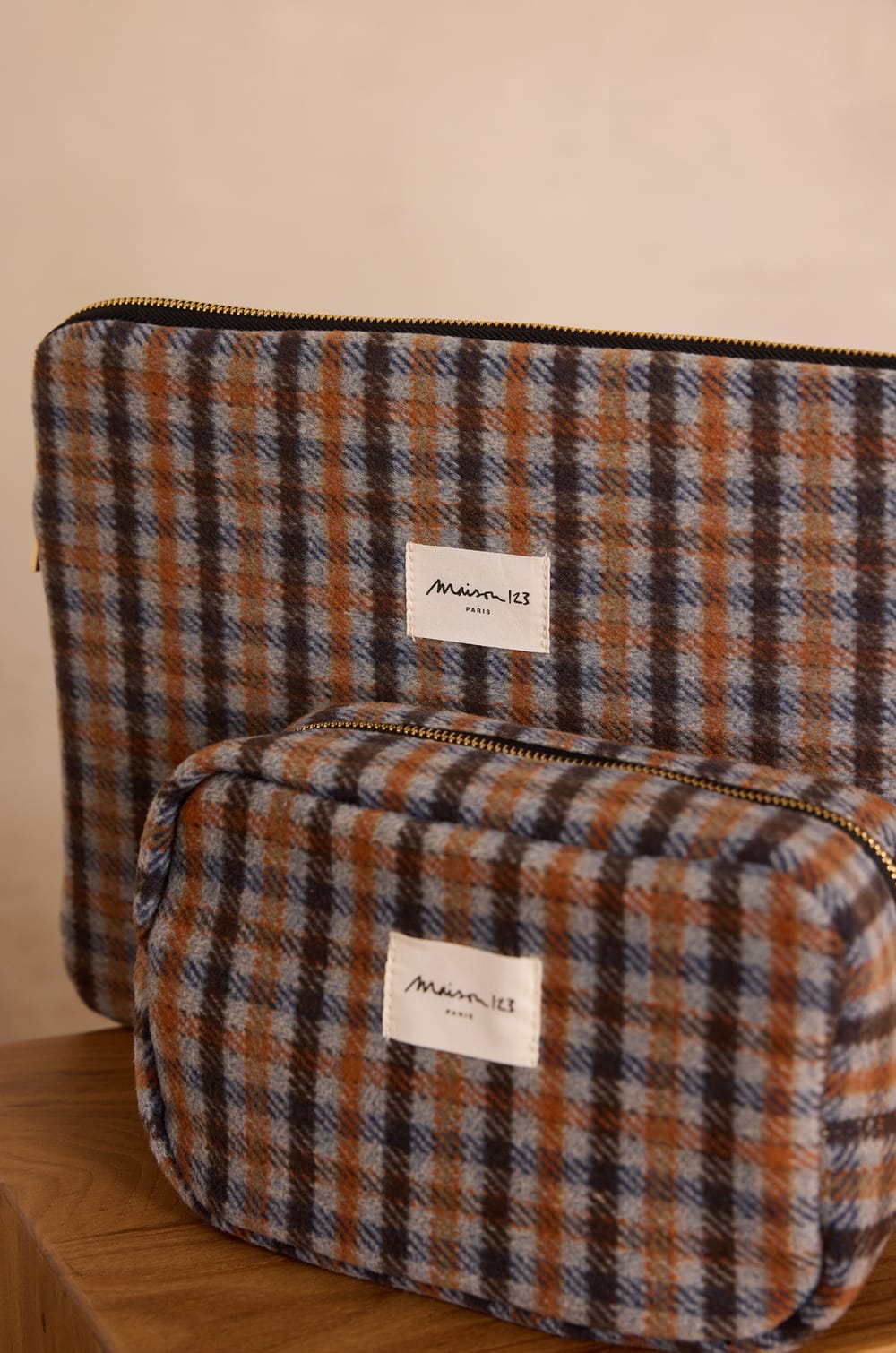 LIAM tartan pattern laptop sleeve;${refinementColor}